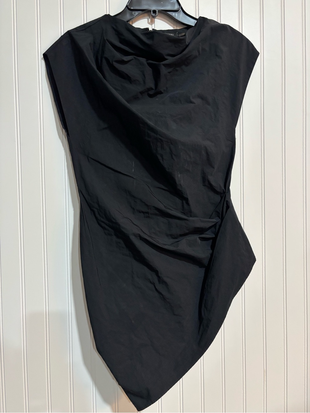 Natori Black Sleeveless Top with Subtle Boat Neck - Picture 2 of 6